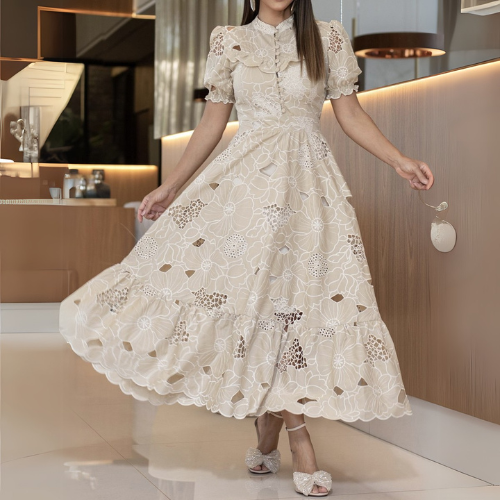 Vestido Elegante con Encanto Floral y Toque Sofisticado